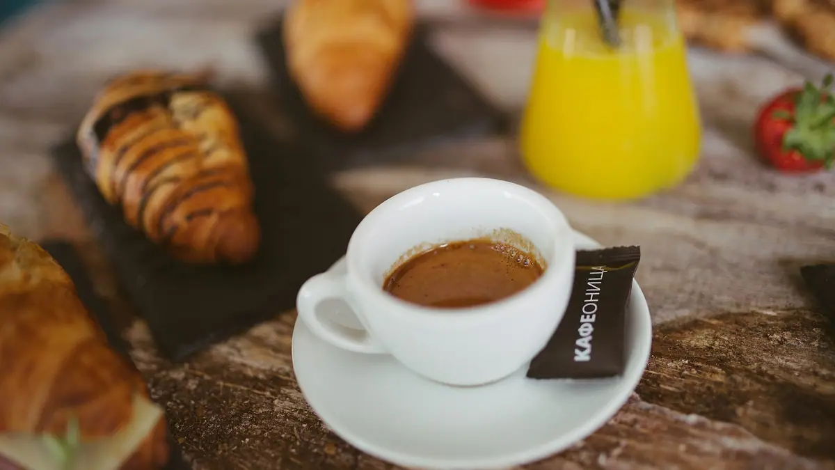 Queensway Tearooms & Bakery – bakery & café in Petts Wood, London